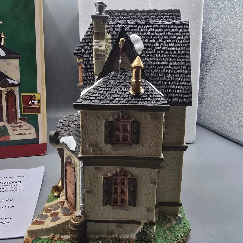 Lemax Village Alphorn Maker Caddington Village 35576 Christmas House 2013